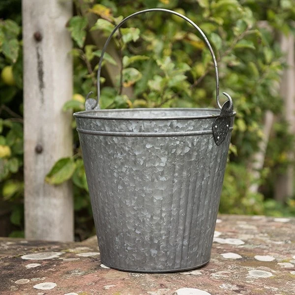 Galvanised Bucket 5 Galvanised Bucket - Image 3