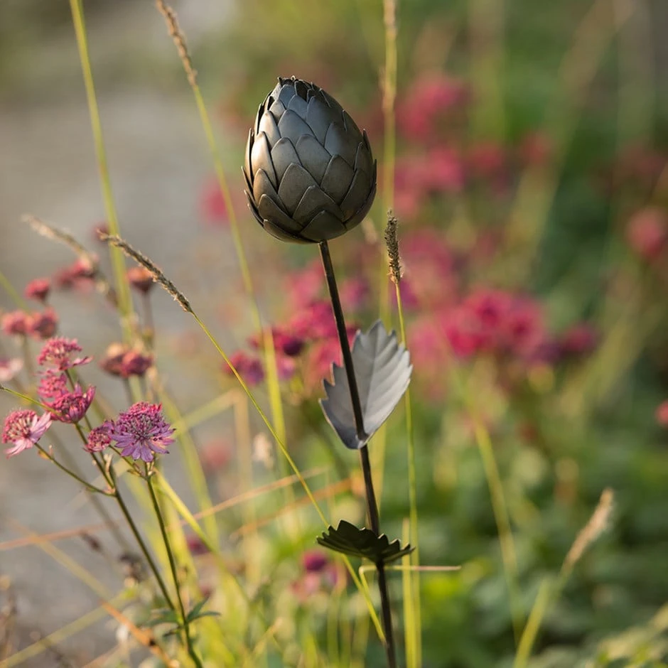 Artichoke Stake 3 Artichoke Stake
